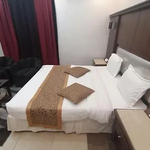 احجز هنا
